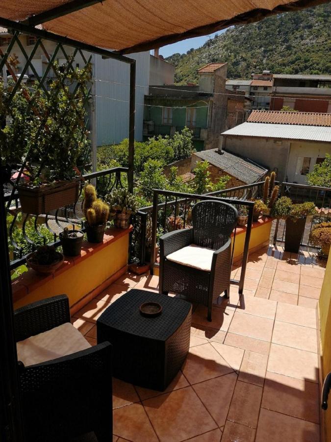 B&B Annalu' Guspini Extérieur photo