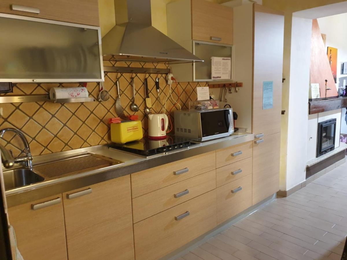 B&B Annalu' Guspini Extérieur photo