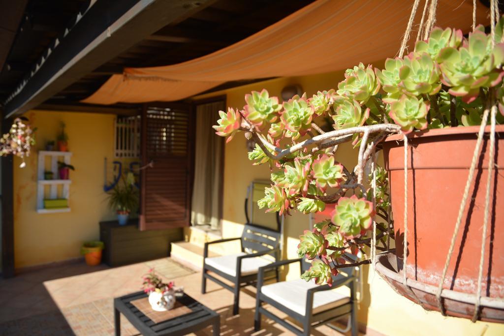 B&B Annalu' Guspini Extérieur photo
